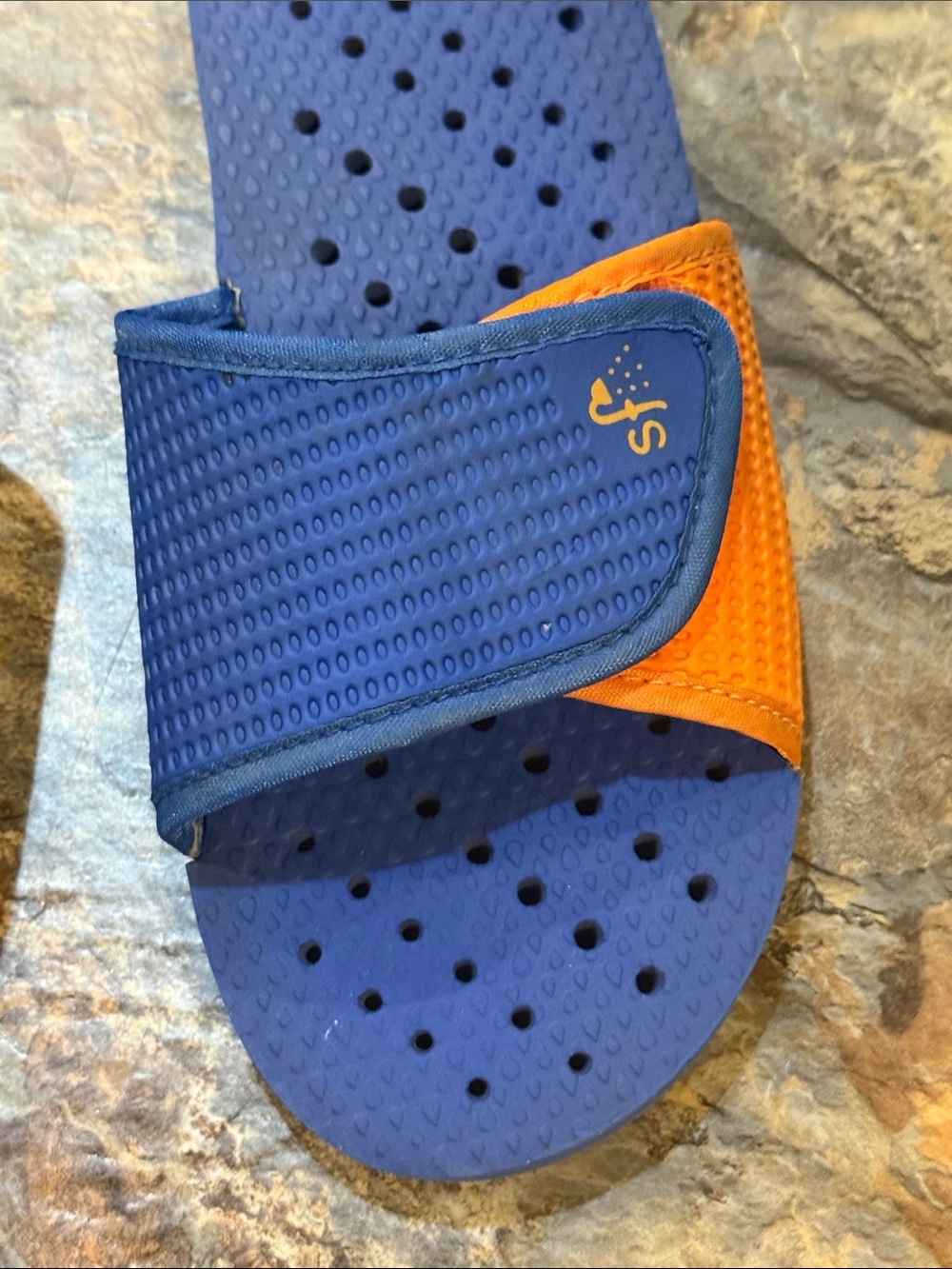 Boys ShowaFlops shower shoes - Picture 4 of 12